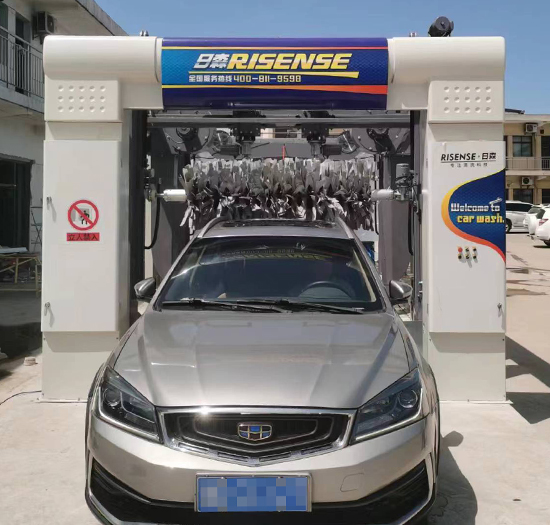 陕西加油站安装日森12刷隧道式全自动洗车机