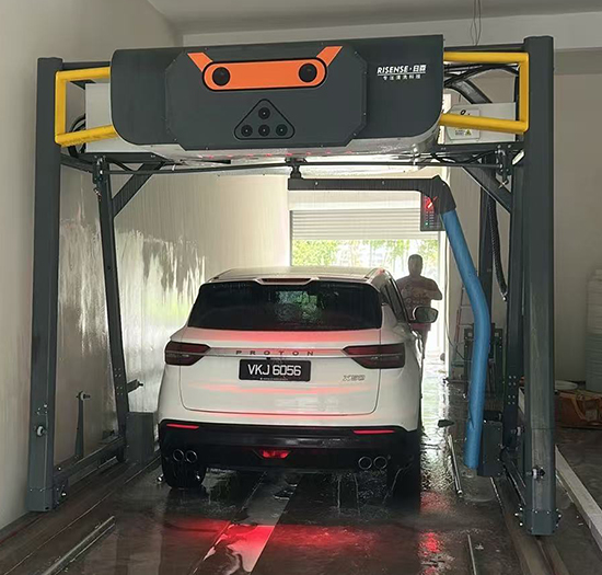 马来西亚安装日森洗车狗无接触洗车机