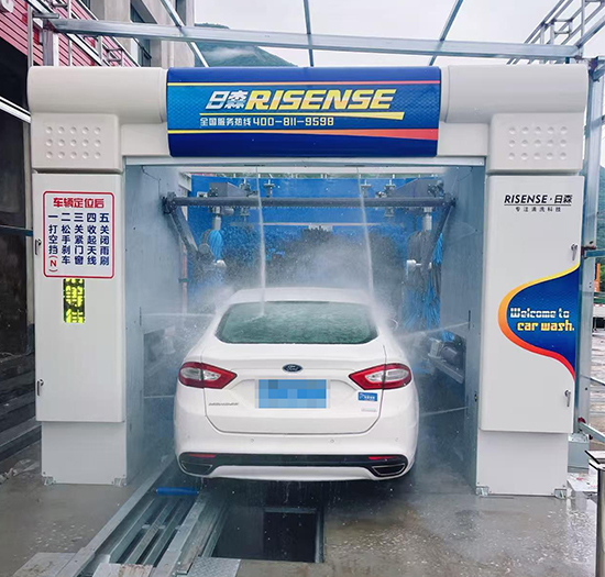 甘肃石油服务区安装日森气缸式隧道洗车机